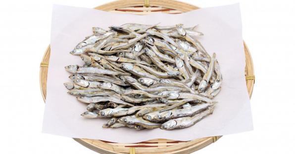 How do you cook dried anchovies?